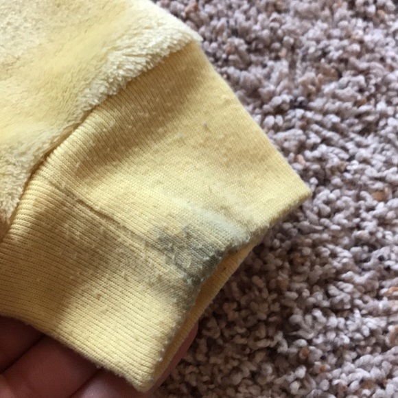 yellow sweater with sun and moon on it - Picture 4 of 5